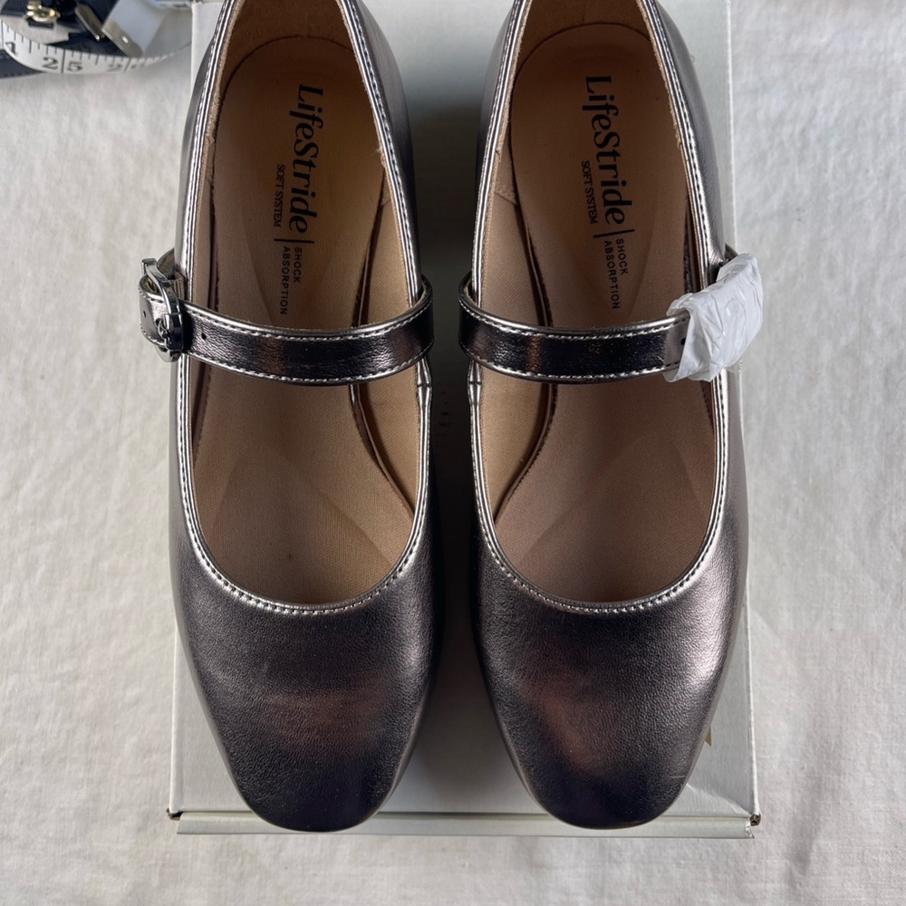 LifeStride Pewter Metallic Mary Jane Flats Buckle Accent Shock Absorption US 6M
